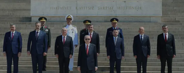 Cumhurbaşkanı Erdoğan ve YAŞ Üyeleri Anıtkabirde