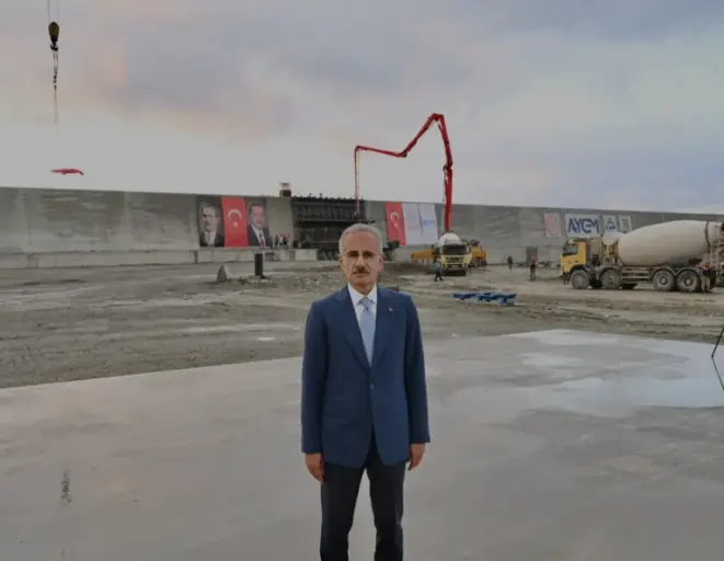İyidere Lojistik Limanı Ana Mendirek İnşaatı Tamamlandı