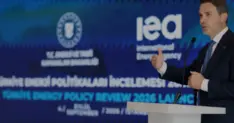 Bakan Bayraktar Türkiye'nin 2040 Yeni Enerji Mimarisi Planını Açıkladı