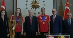 Cumhurbaşkanı Erdoğan Millî Voleybolcuları Külliyede Ağırladı