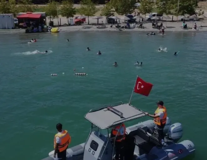 Elazığ Hazar Gölü'nde Asayişi Botlu Jandarma Ekipleri Sağlıyor