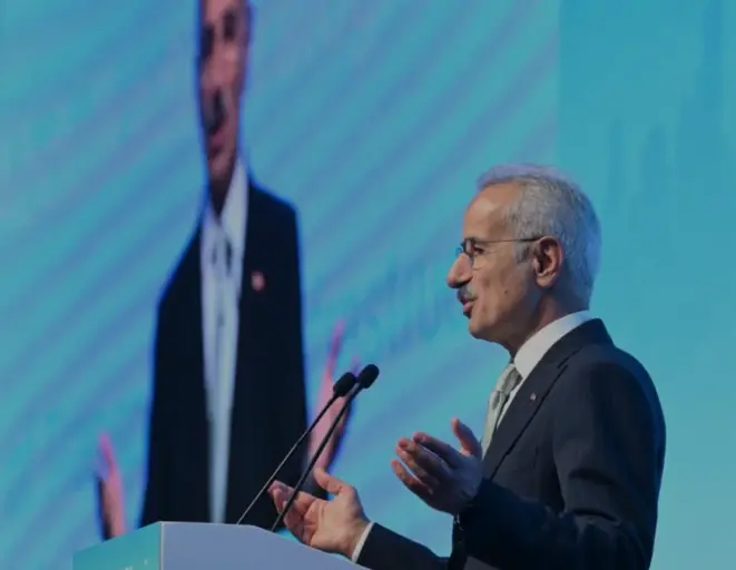 Ulaştırma Bakanı Uraloğlu 8. Dünya Havalimanları Zirvesi'nde Konuştu